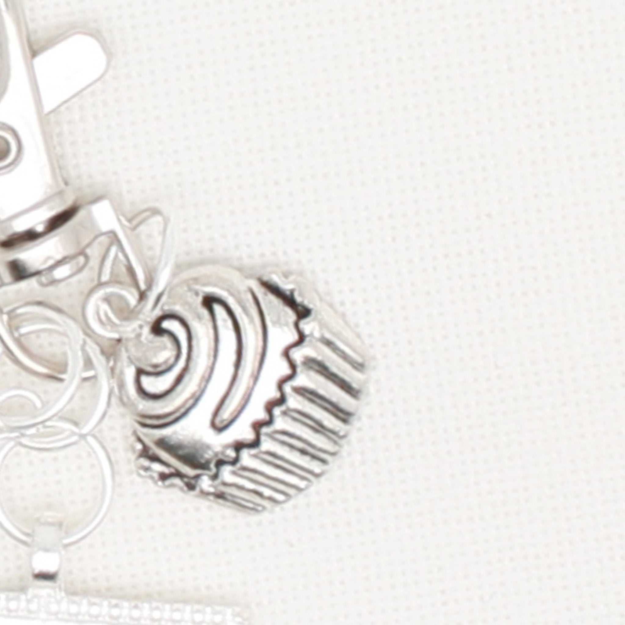 Cupcake Zipper Pull/ Mini- Fob