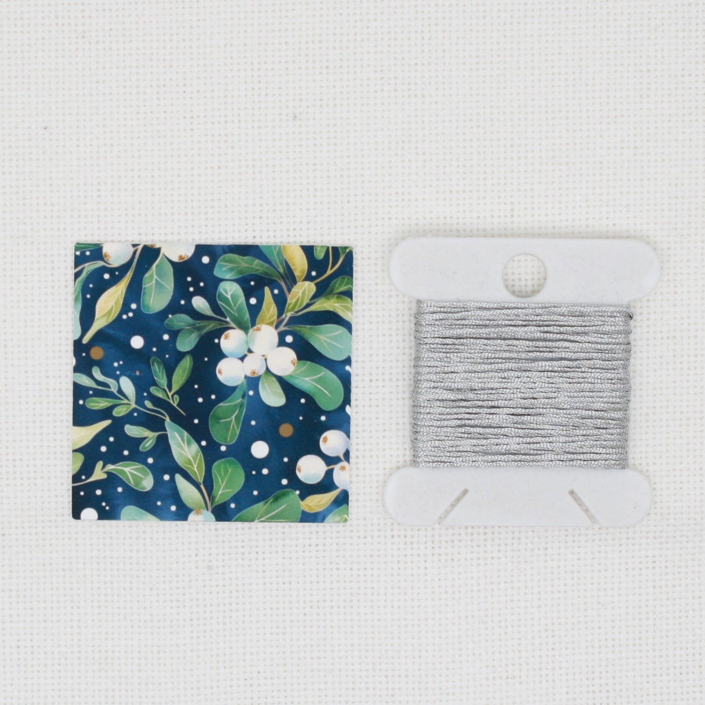 Blue Floral Pattern Needle Minder