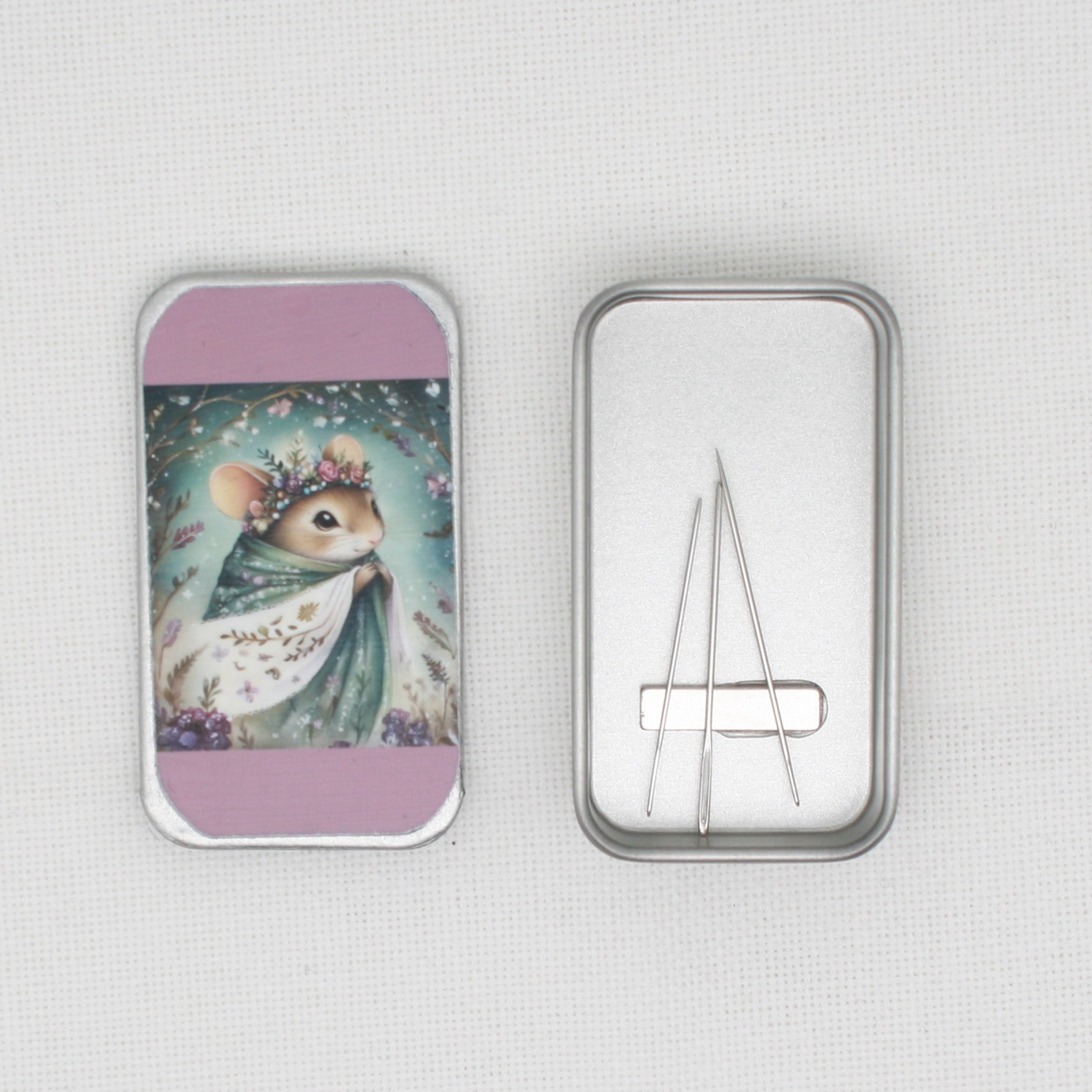 Winter Animals Mouse  Needle Tin